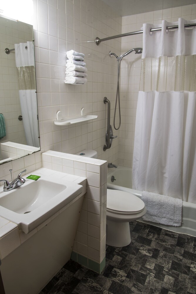 Fairway Overnight & Extended Stay - photo 19