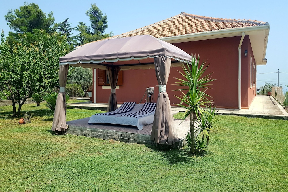 Villa With Volcano View — 4-Star Luxury Hotel in Zafferana Etnea, Italy
