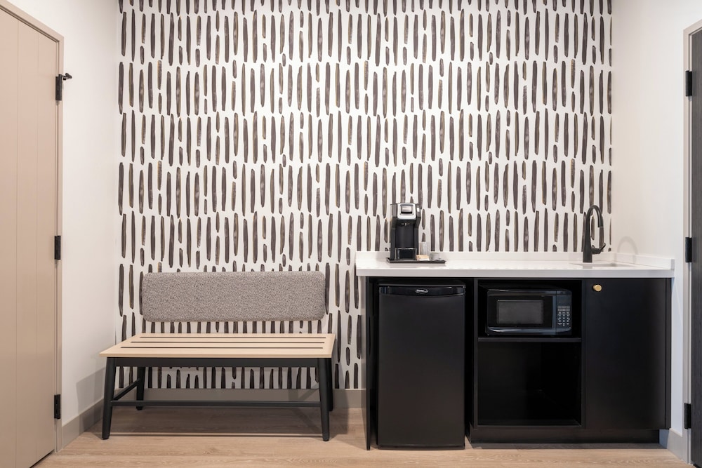 Atwell Suites Kansas City Airport by IHG - photo 14