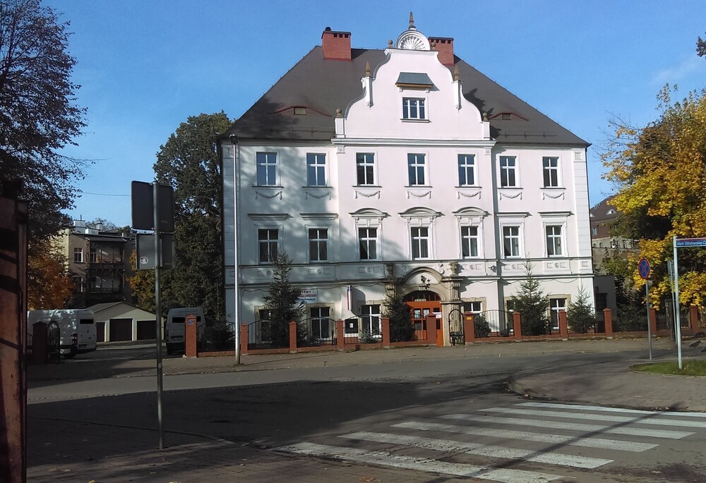 Hotel Krokus — hotel in Kamienna Gora