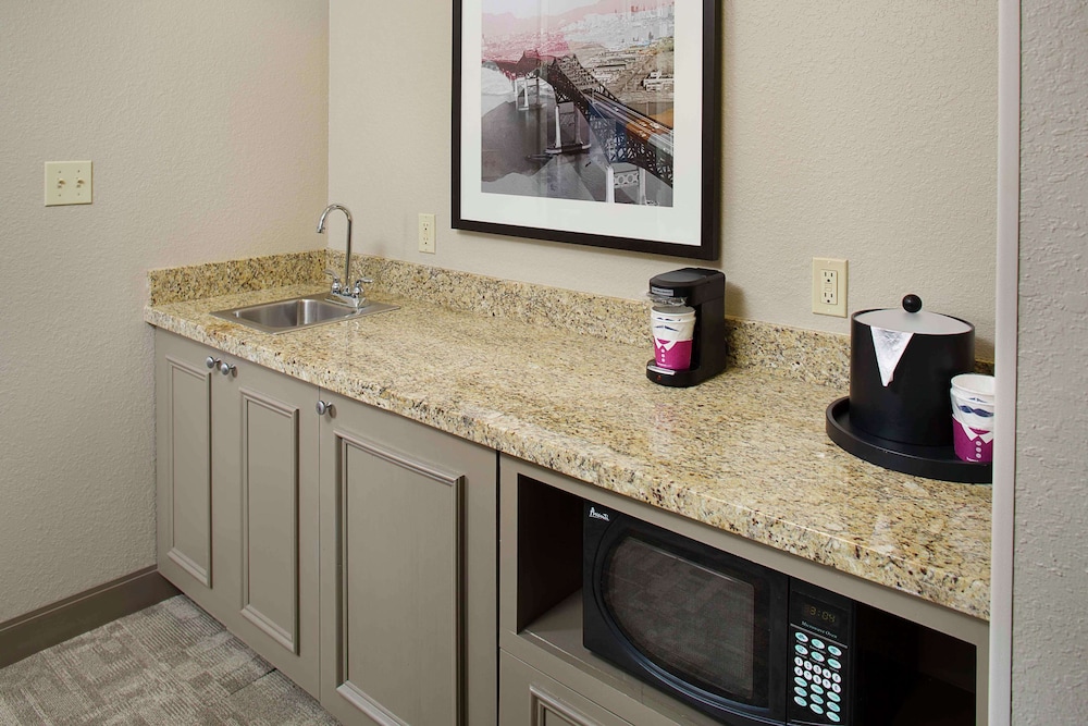 Hampton Inn Garden City Long Island - photo 12