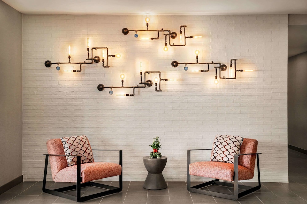 La Quinta Inn & Suites by Wyndham San Bernardino - photo 16