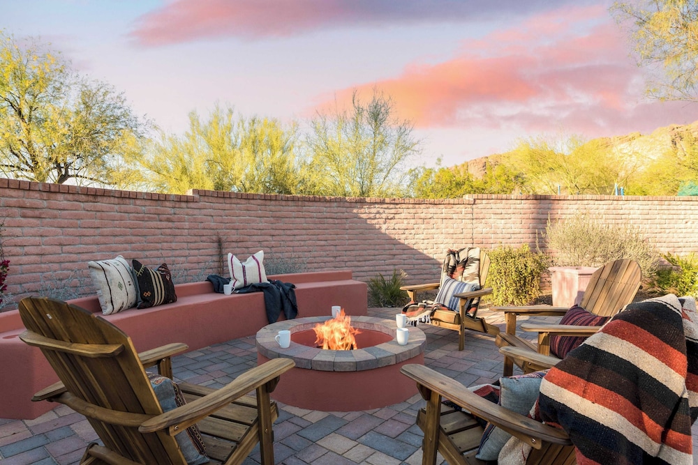Charming 5BDR Hacienda w Pool Fire Pit Billiards La Casona by AvantStay - photo 43