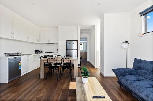 Swainson on College — hotel in Port Adelaide