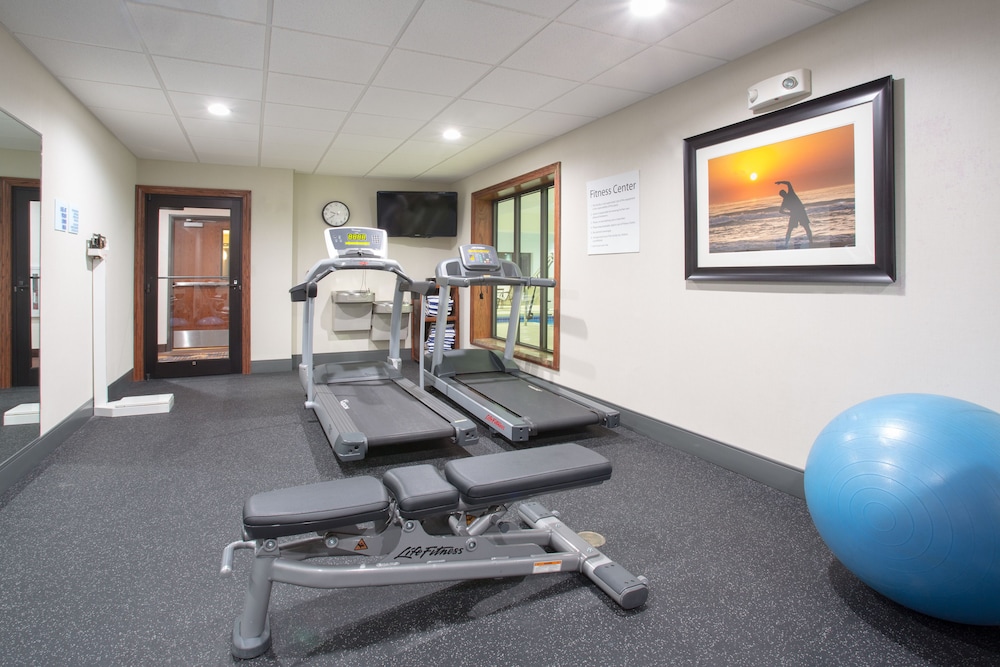 Holiday Inn Express Hotel & Suites Concordia by IHG - photo 22