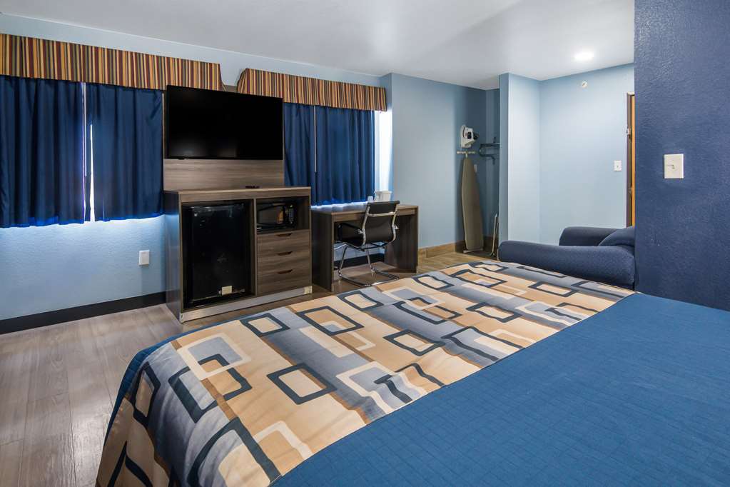 Rodeway Inn Carrollton I 35E - photo 24