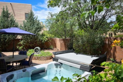 Hot Tub Patio and Grill Sante Fe Getaway in Santa Fe, United States