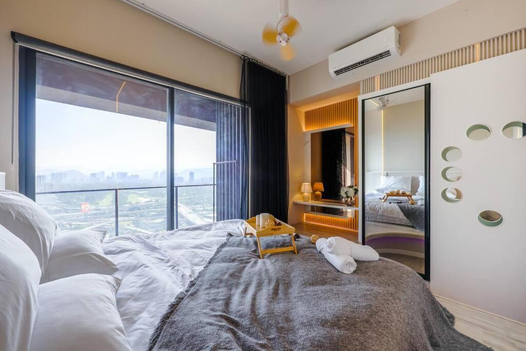 KL Sanctuary Style Comforts Pool Gym Near MRT — 4-Star Luxury Hotel in Kuala Lumpur, Malaysia