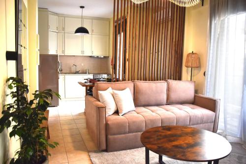 TheAretsouPlace Elegance Apartment 200m from the Sea with Parking 1G WiFi Cosmote TV — 4-Star Luxury Hotel in Thessaloniki, Greece