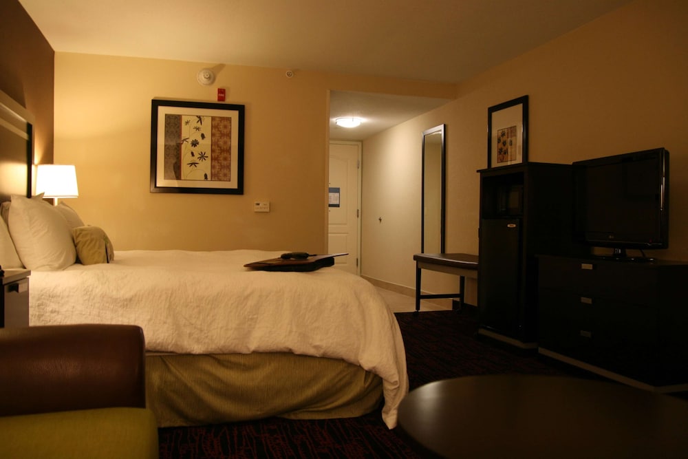 Hampton Inn Jericho Westbury - photo 37