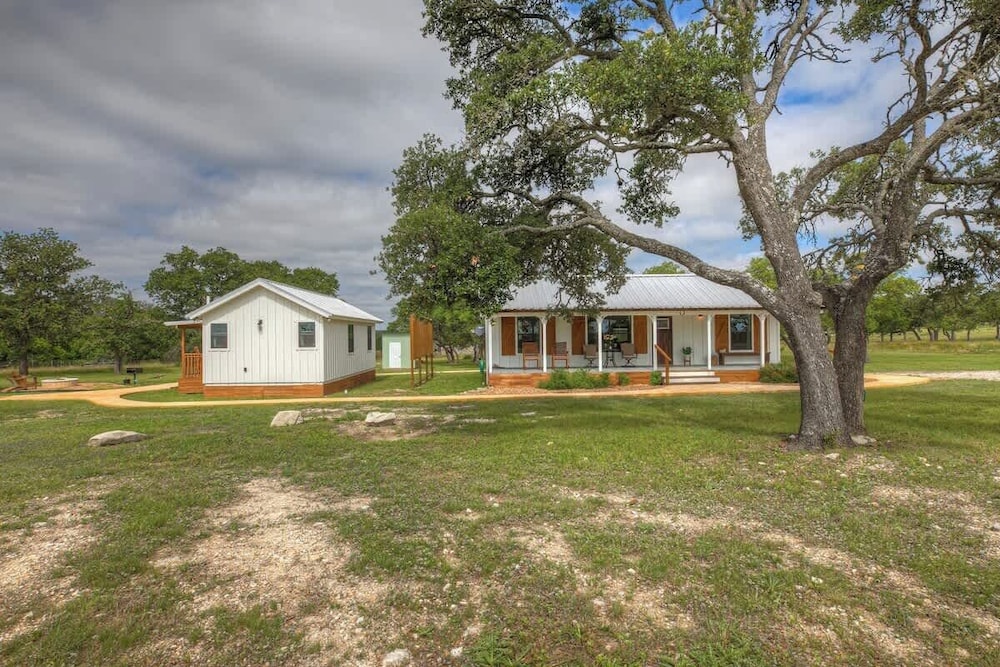 3 Acres of Luxury and Views in Fred Wine Country - photo 34