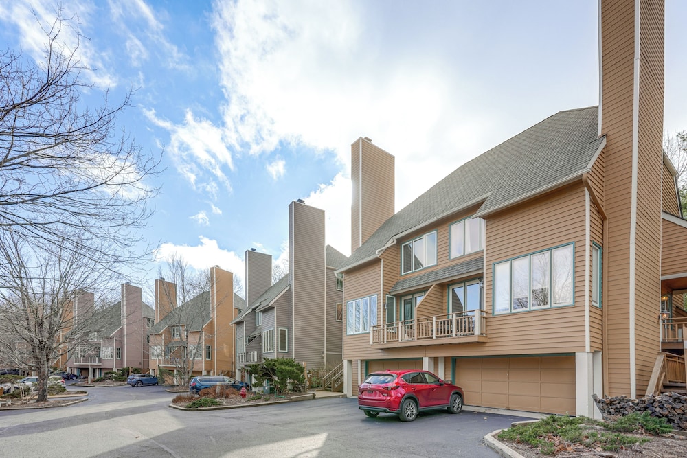 Modern Townhome at Wintergreen Resort - photo 21