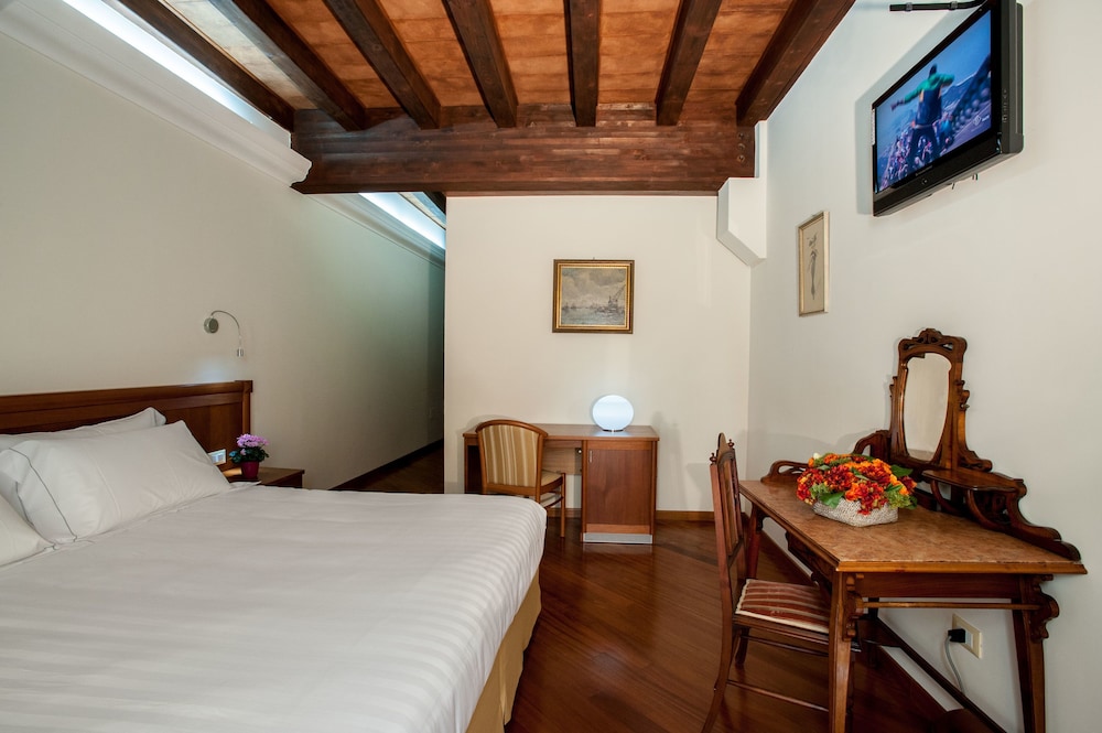 Hotel Flora — hotel in Cagliari