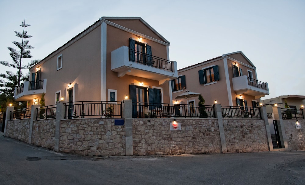 Villa Peonia & Villa Ortansia — 4-Star Luxury Hotel in Panormos, Greece