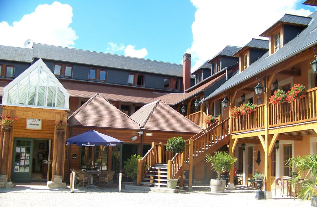 Hôtel et Spa Le Lion d'Or — hotel in Pont-L'eveque