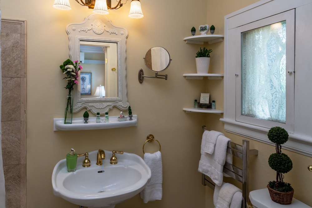 Abbington Green Bed & Breakfast Inn - photo 57