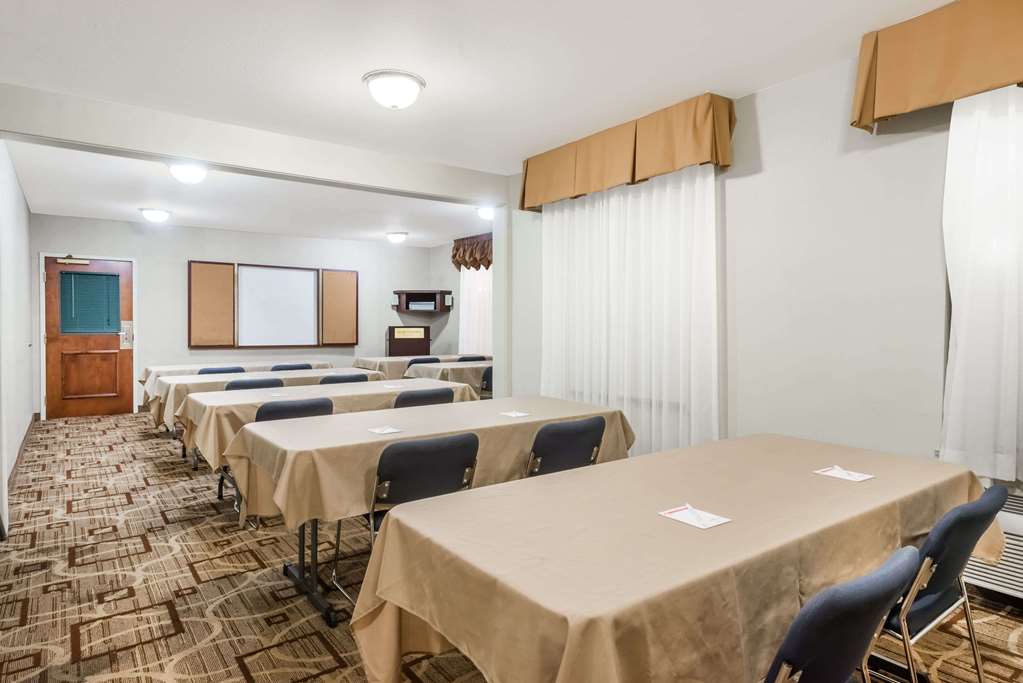 Hawthorn Extended Stay by Wyndham Seville - photo 14