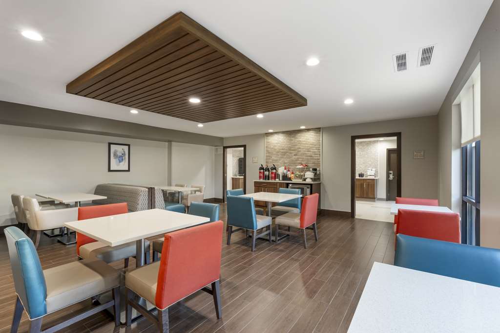 Best Western Plus Lafayette Hotel University Area - photo 8