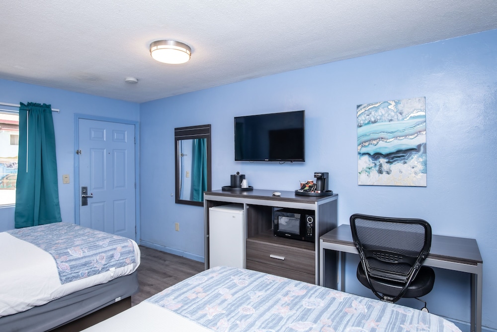 Aqua Breeze Inn - photo 14