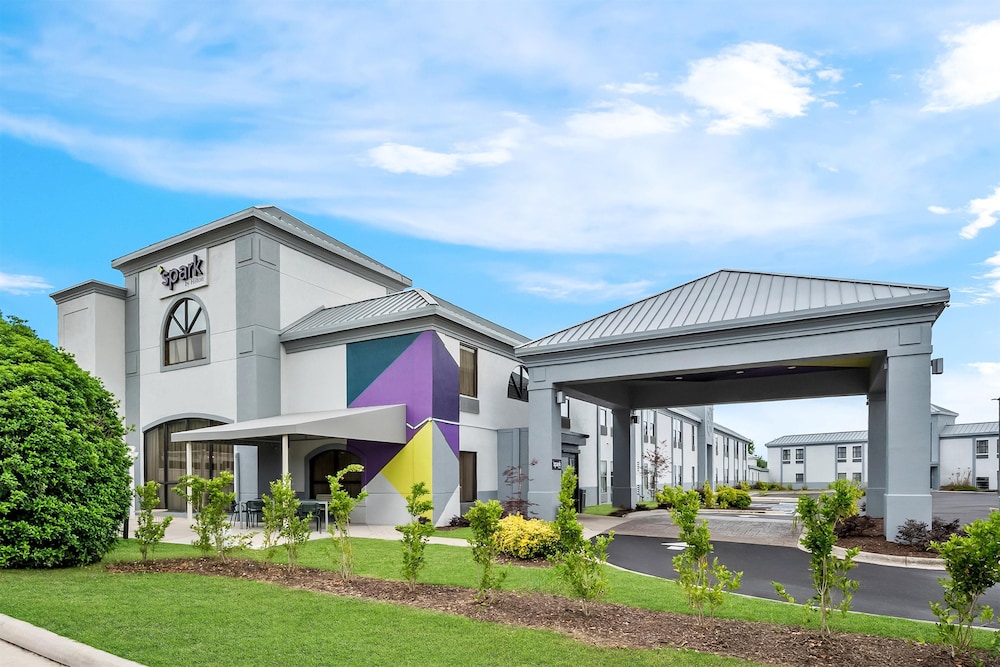 Spark By Hilton Spring Lake Fayetteville — Spring Lake
