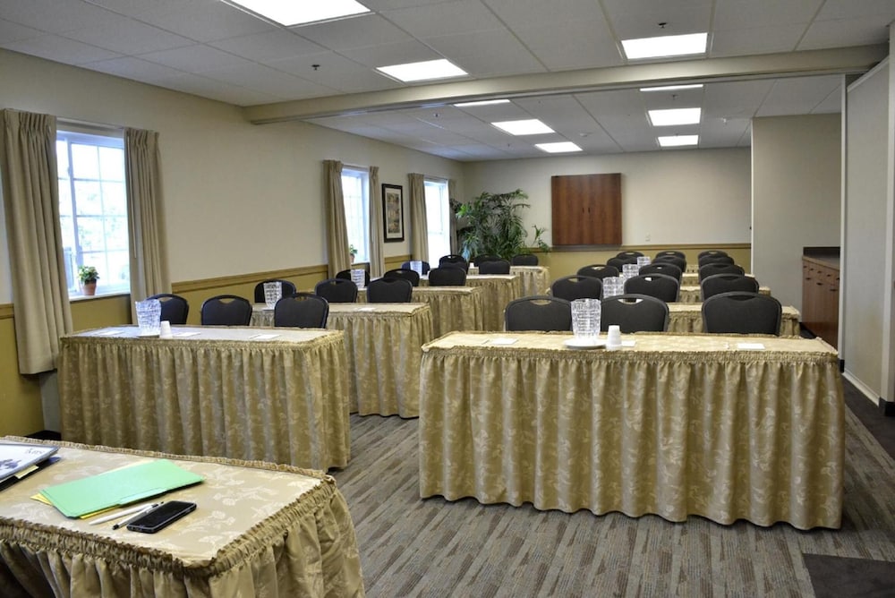 Cresthill Suites Syracuse - photo 34