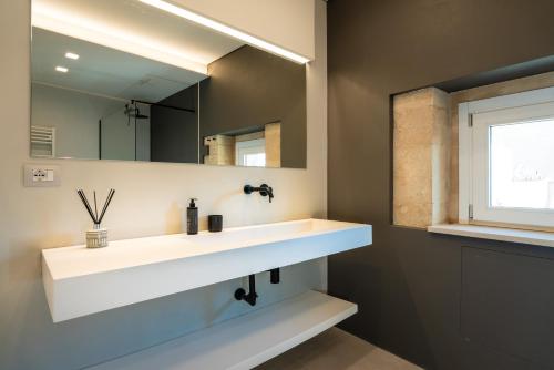 Casa Santini Charming 3 Bedrooms House in Ortigia by Cala Rossa — 4-Star Luxury Hotel in Siracusa, Italy