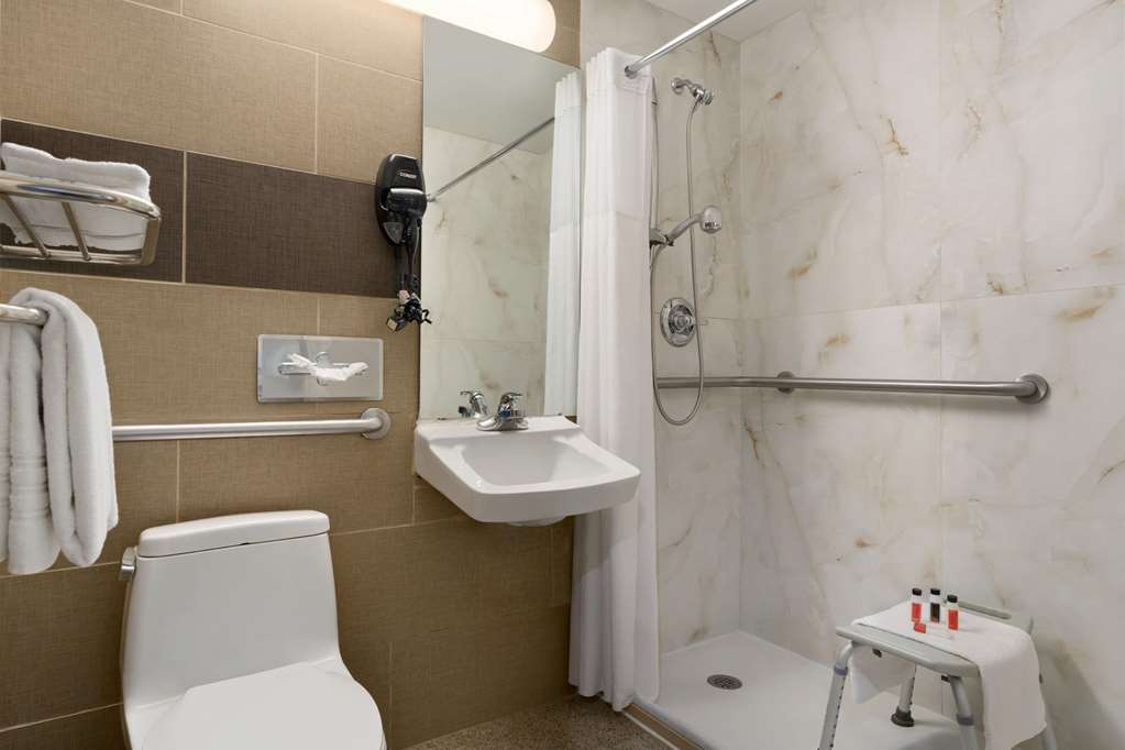 Days Inn by Wyndham Brooklyn - photo 6