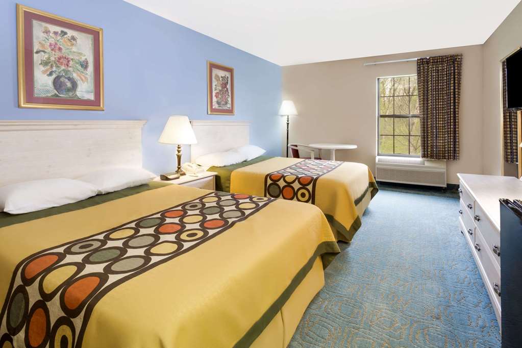 Super 8 by Wyndham Freeport - photo 9