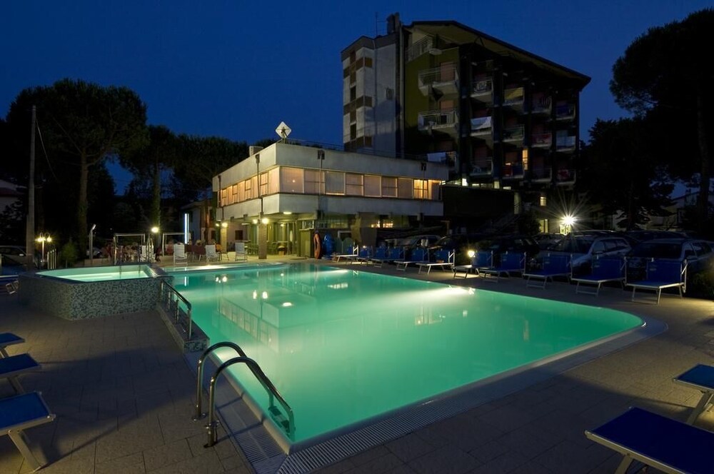 Hotel Majestic — hotel in San Mauro A Mare