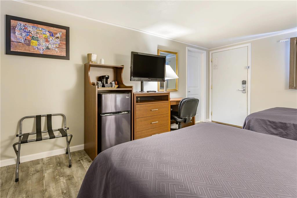 Econo Lodge Bellefonte I 99 - photo 6