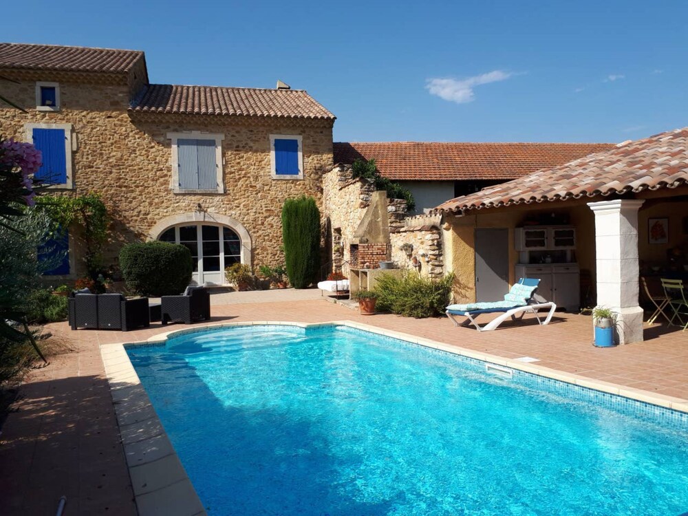 Lou Mas Du Figuier — hotel in Piolenc
