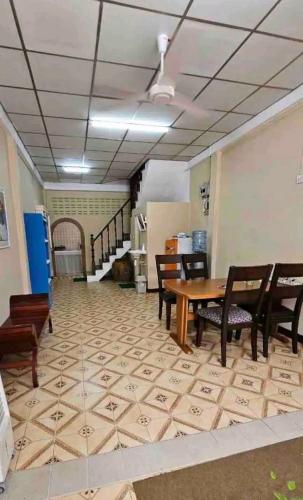 DaHouse next to MRT Itsaraphap exit1