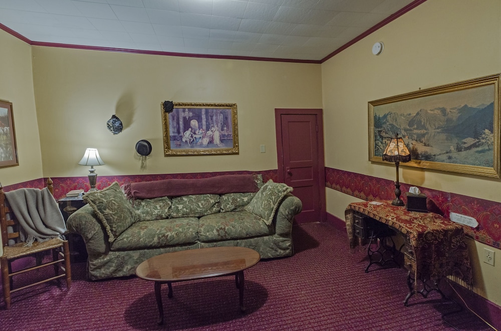 Armour's Hotel - photo 18