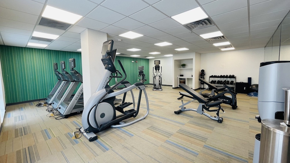 Holiday Inn Express & Suites Columbus North by IHG - photo 19