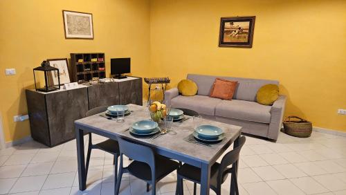 Residenza Palazzo Miraldi Ferrari — 4-Star Luxury Hotel in Cava De Tirreni, Italy