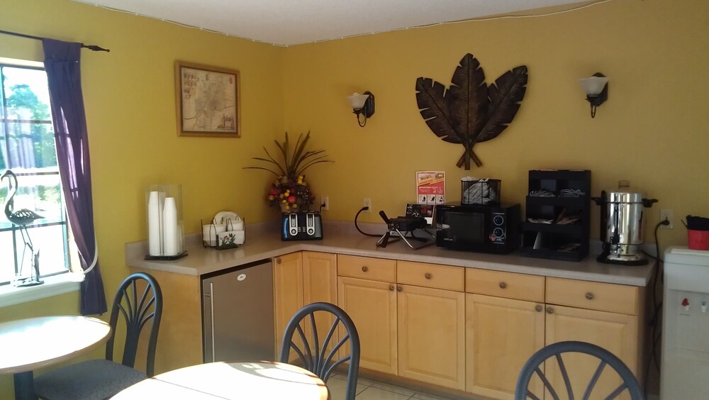 Peach Tree Inn - photo 9