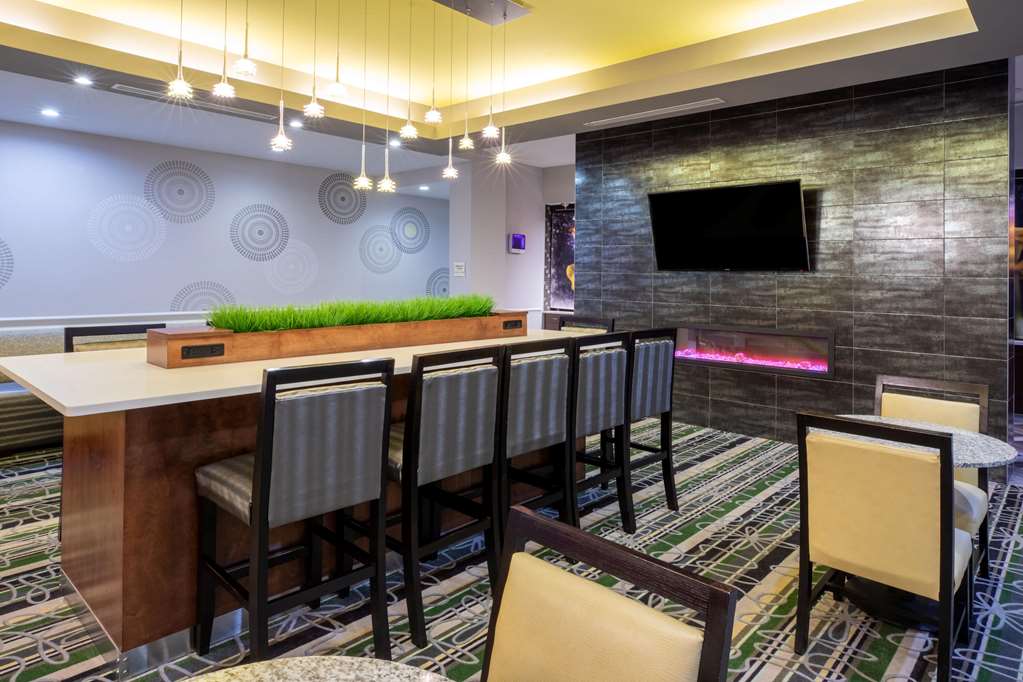 La Quinta Inn & Suites by Wyndham Houston NW Beltway8 WestRD - photo 8