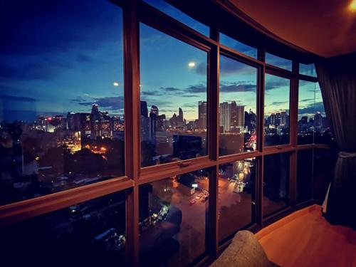 Lumpini Suite Phetchaburi Makkasan