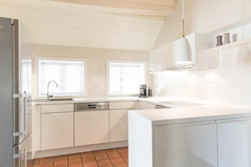 FÖHRIENHAUS stilvolle 5 Sterne Einheiten in ruhiger Marschrandlage auf Föhr für Gäste die das Besondere schätzen gerne auch mit Hund — 4-Star Luxury Hotel in Midlum, Germany