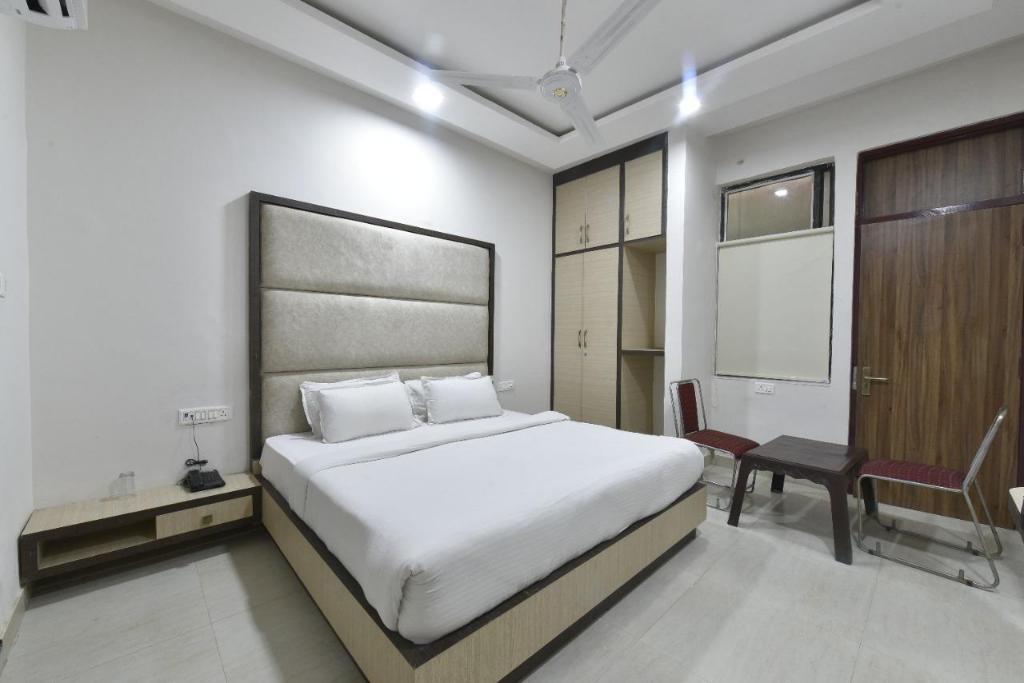 Crown Plaza - last minute hotel in Jaipur