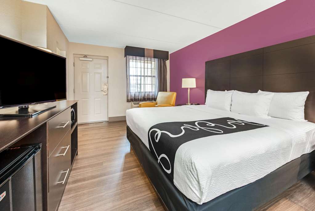 La Quinta Inn by Wyndham Miami Airport North - photo 18