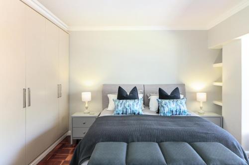 Vicmor Court 22 by CTHA
