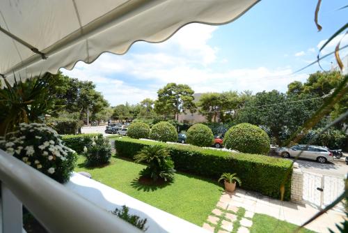 Luxury Apartment Demokratias — 4-Star Luxury Hotel in Athens, Greece