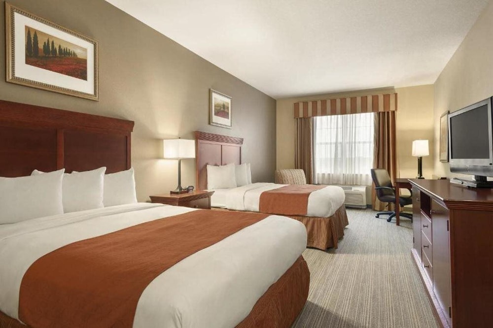Seffner Inn and Suites - photo 19