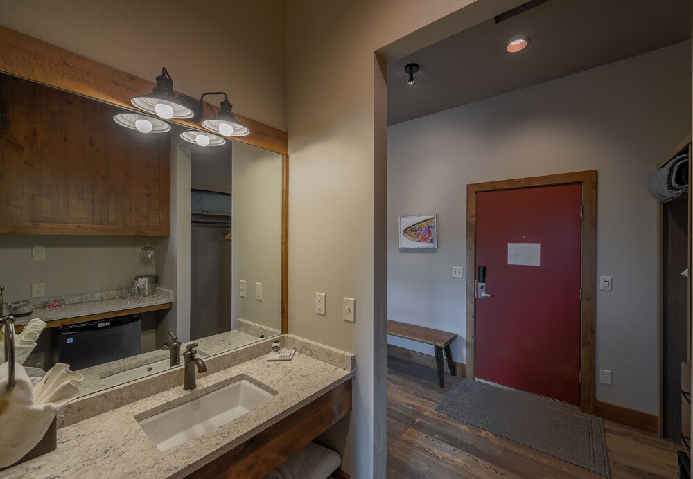 Golden Stone Inn - photo 26