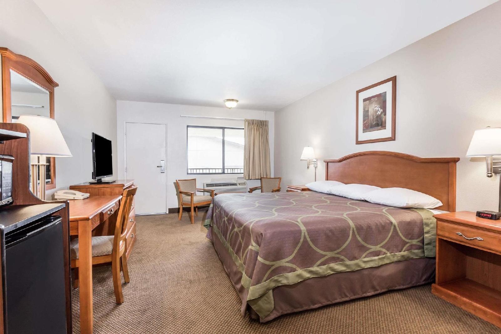 Super 8 by Wyndham Tempe ASU Airport - photo 5