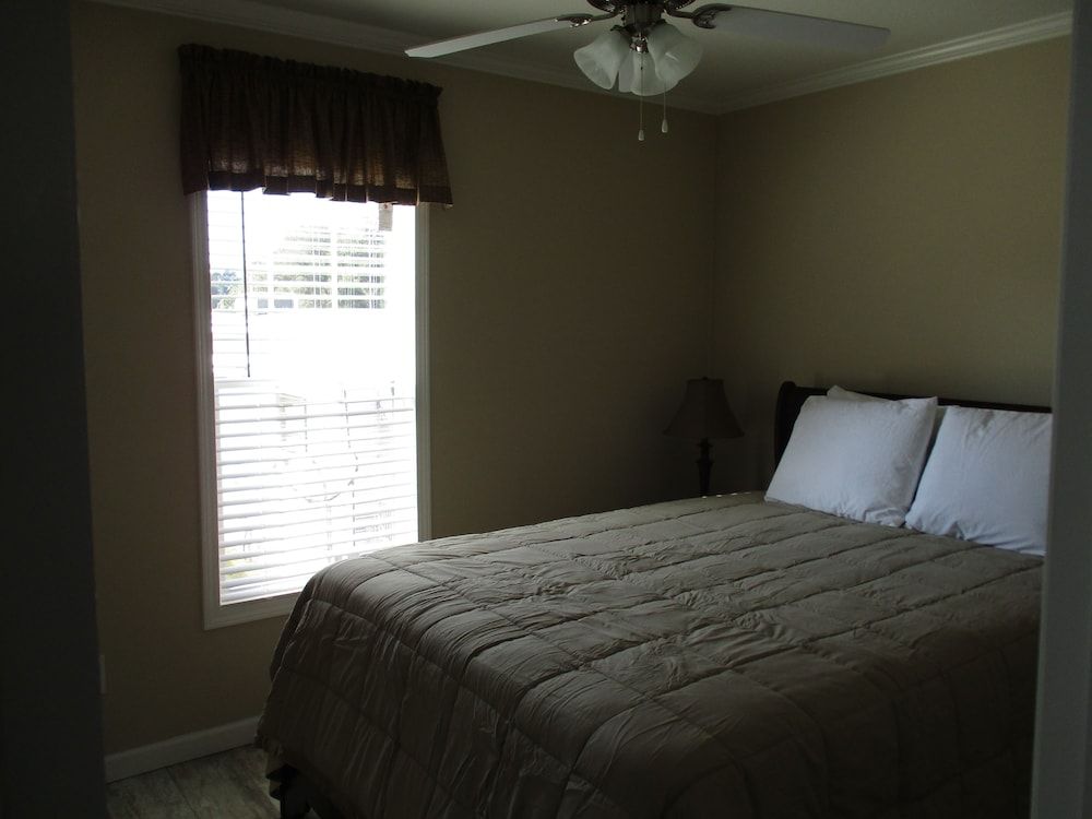 Marco Naples RV Resort - photo 6