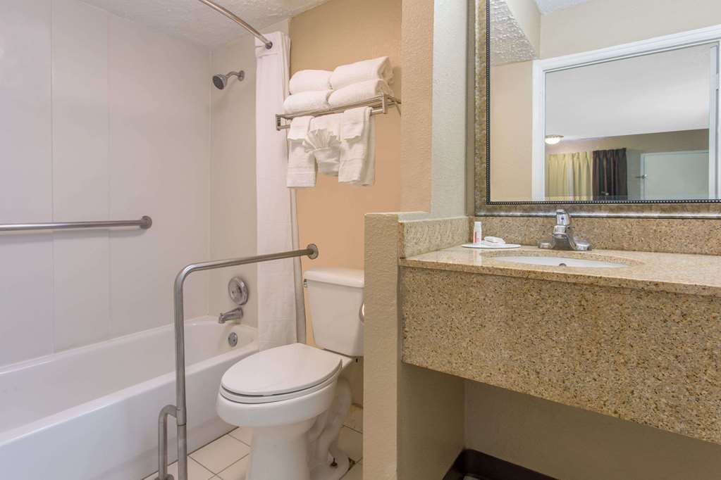 Super 8 by Wyndham Antioch Nashville South East - photo 13