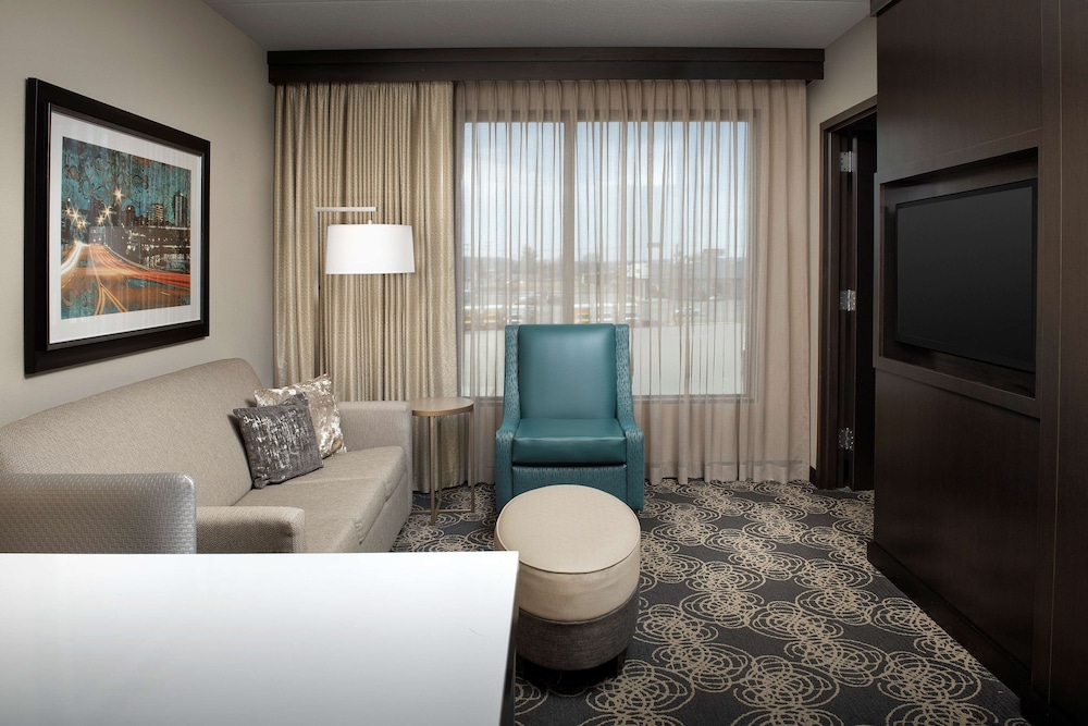 Embassy Suites by Hilton Knoxville West - photo 8