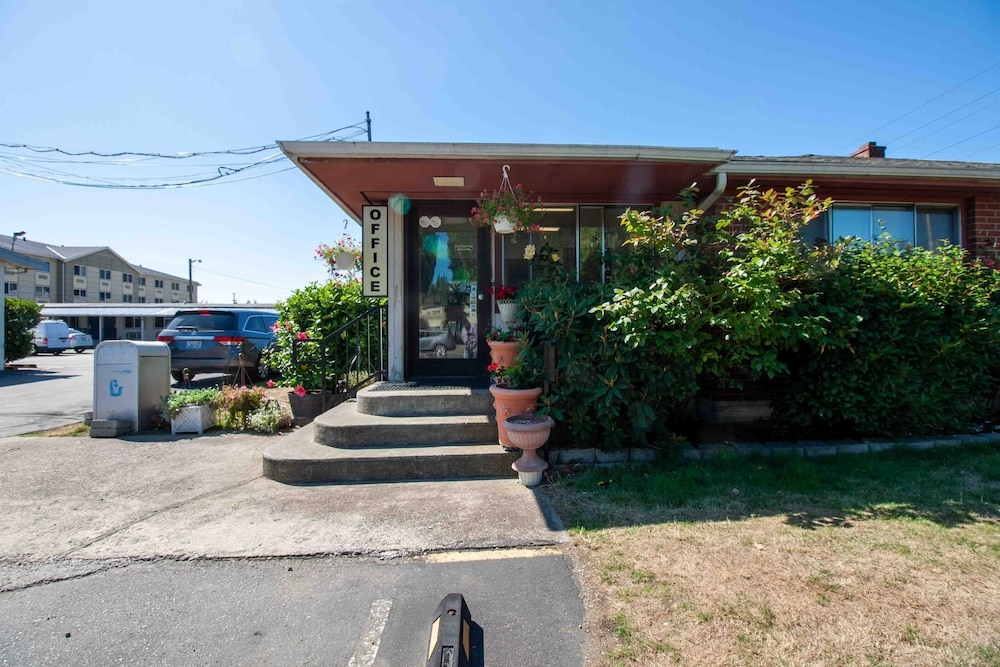 Golden Kent Motel - photo 54